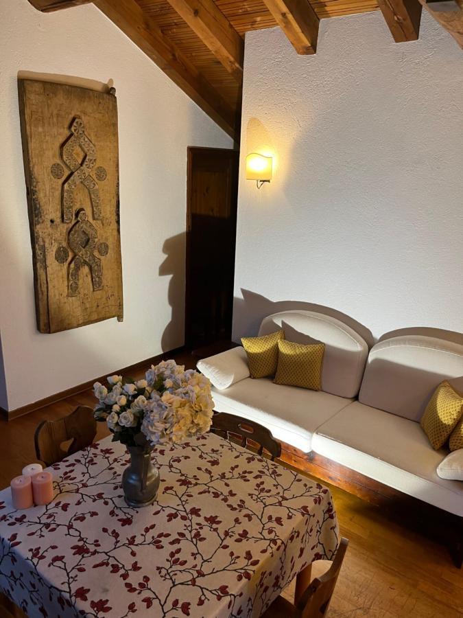 Chalet Blanc "La Mansarda" Courmayeur Exterior photo